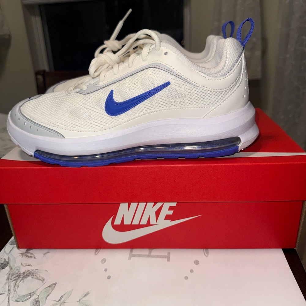 Nike women’s Air Max AP sneakers size 8.5 new